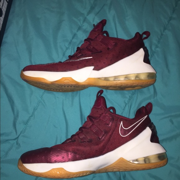 Size 7y burgundy NIKE lebrons - Picture 4 of 4